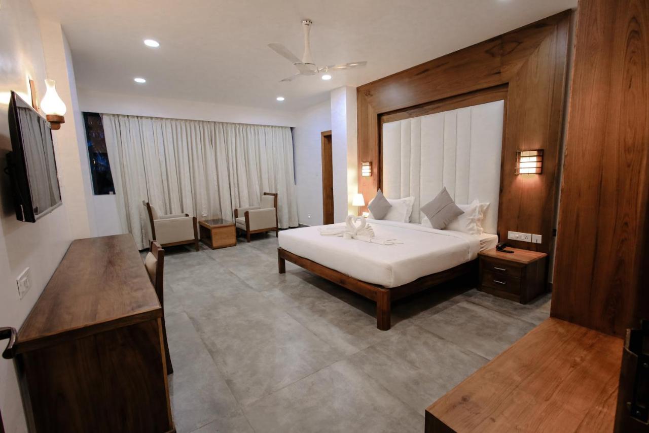 Hotel White House, מונאר מראה חיצוני תמונה