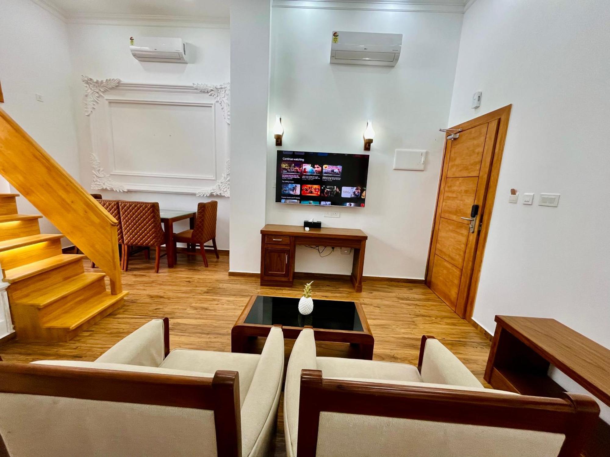 Hotel White House, מונאר מראה חיצוני תמונה