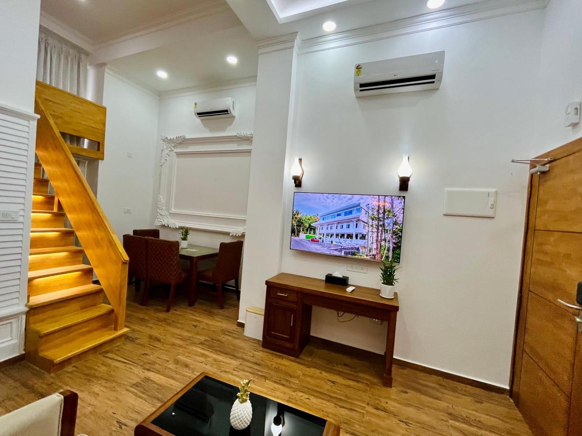 Hotel White House, מונאר מראה חיצוני תמונה